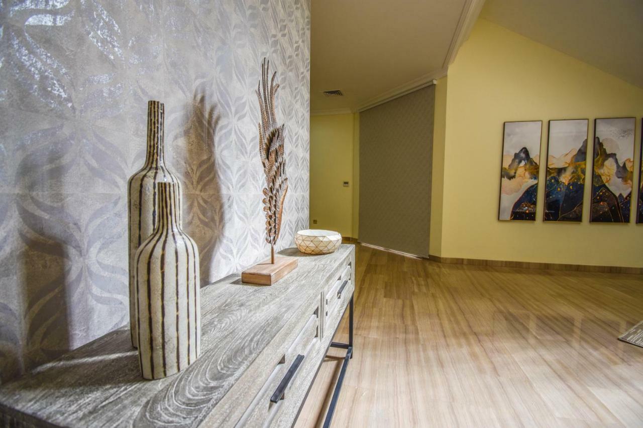 Hometown - Kite Palace - Lavish 7 Bedrooms On Kite Beach Villa Dubai