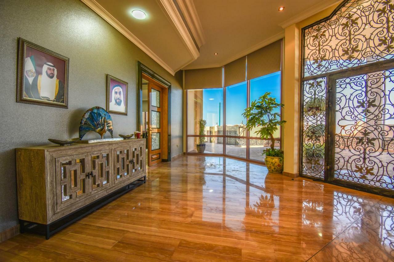 Villa Hometown - Kite Palace - Lavish 7 Bedrooms On Kite Beach Dubai