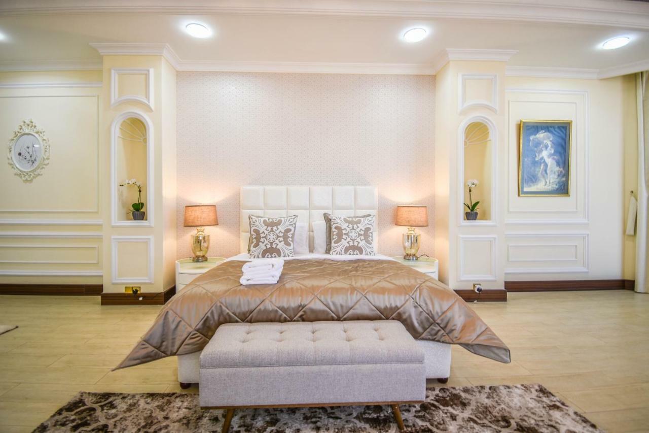 Hometown - Kite Palace - Lavish 7 Bedrooms On Kite Beach Villa *